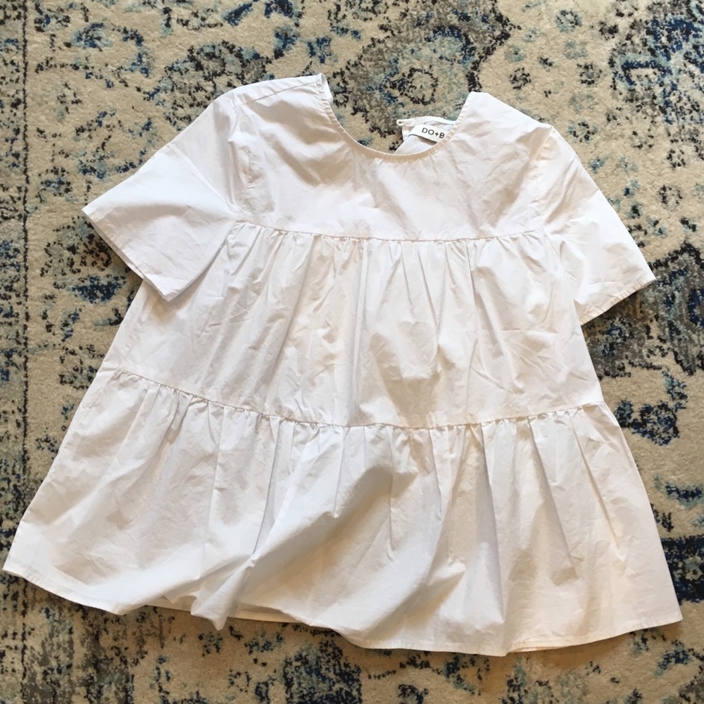 Loose white blouse